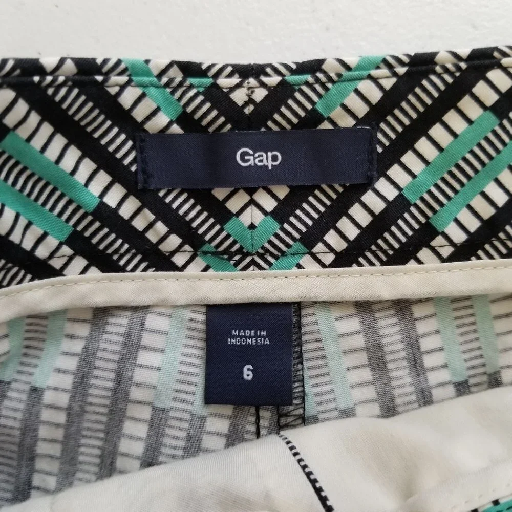 Gap 6 Chino Shorts Flat front black white green‎ geometric faux pockets
